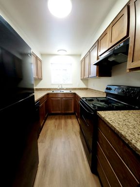 Updated 3 BD / 1.5 Bath - Large, Covered Deck! – photo 1