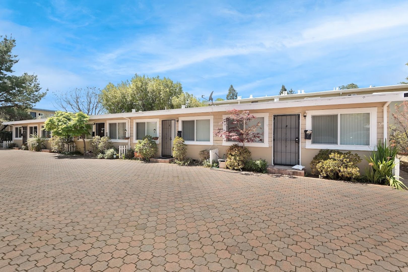 Mountain View Apartment: 354 Camille Ct.