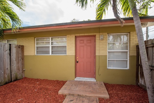 CORNER UNIT WITH GRANITE COUNTERTOPS AND PRIVATE PATIO – photo 1