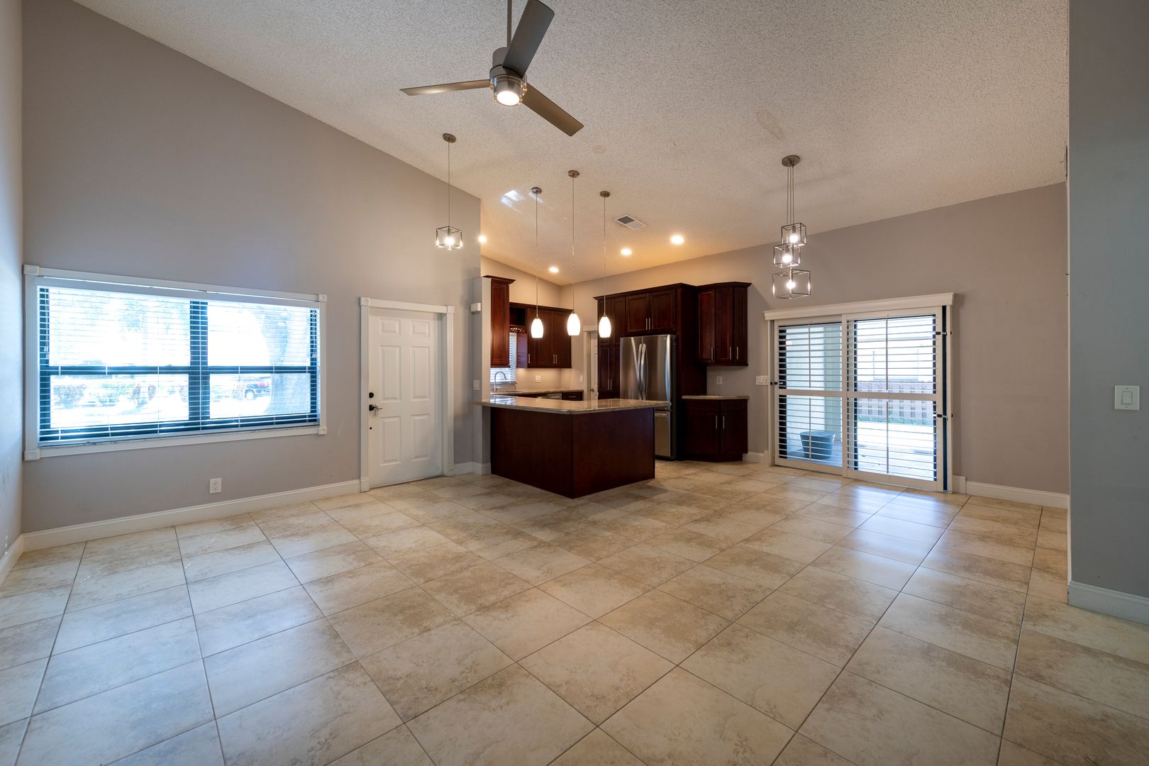 Plantation House: 325 NW 65th Terrace
