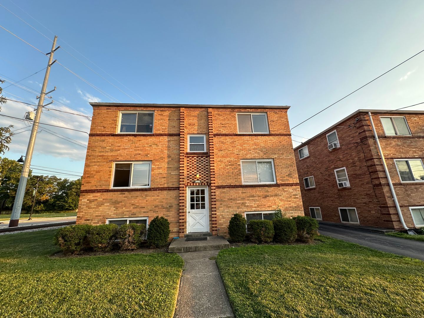 Cincinnati Apartment: 4329 Oakwood Avenue