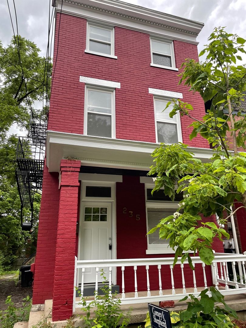 Cincinnati Apartment: 235 Emming St