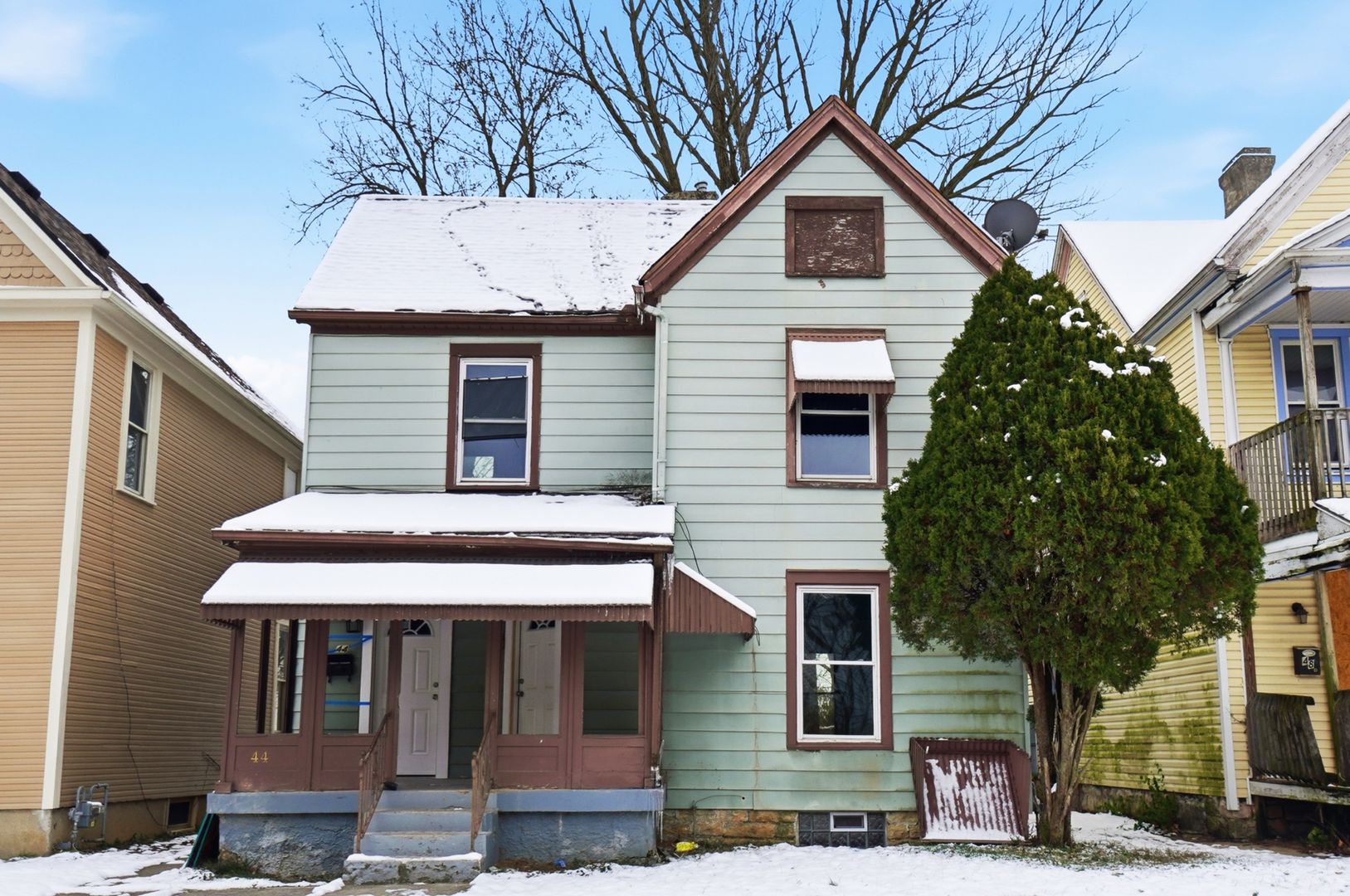 Dayton Apartment: 44 Five Oaks Ave.