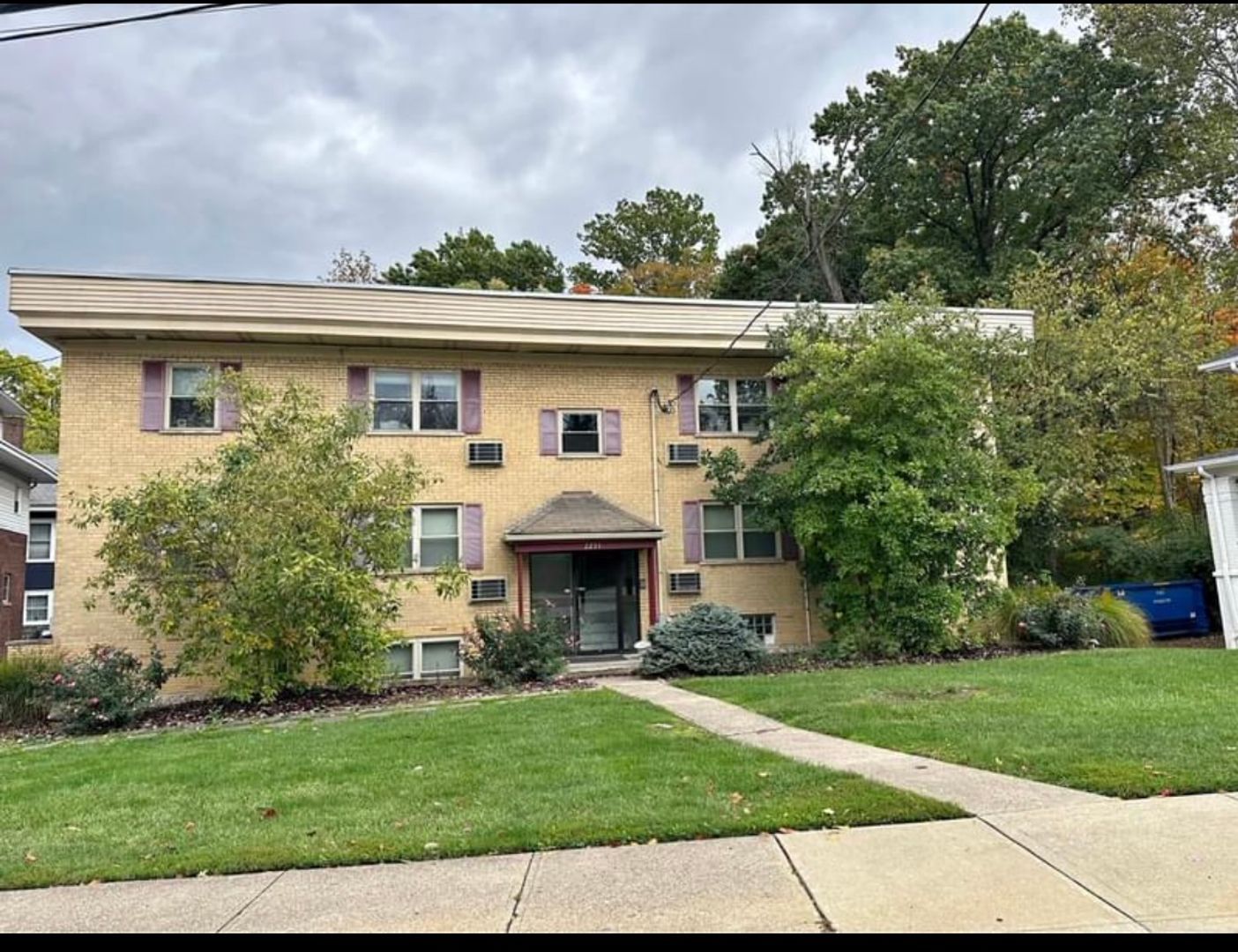 Cincinnati Apartment: 2233 Madison Road