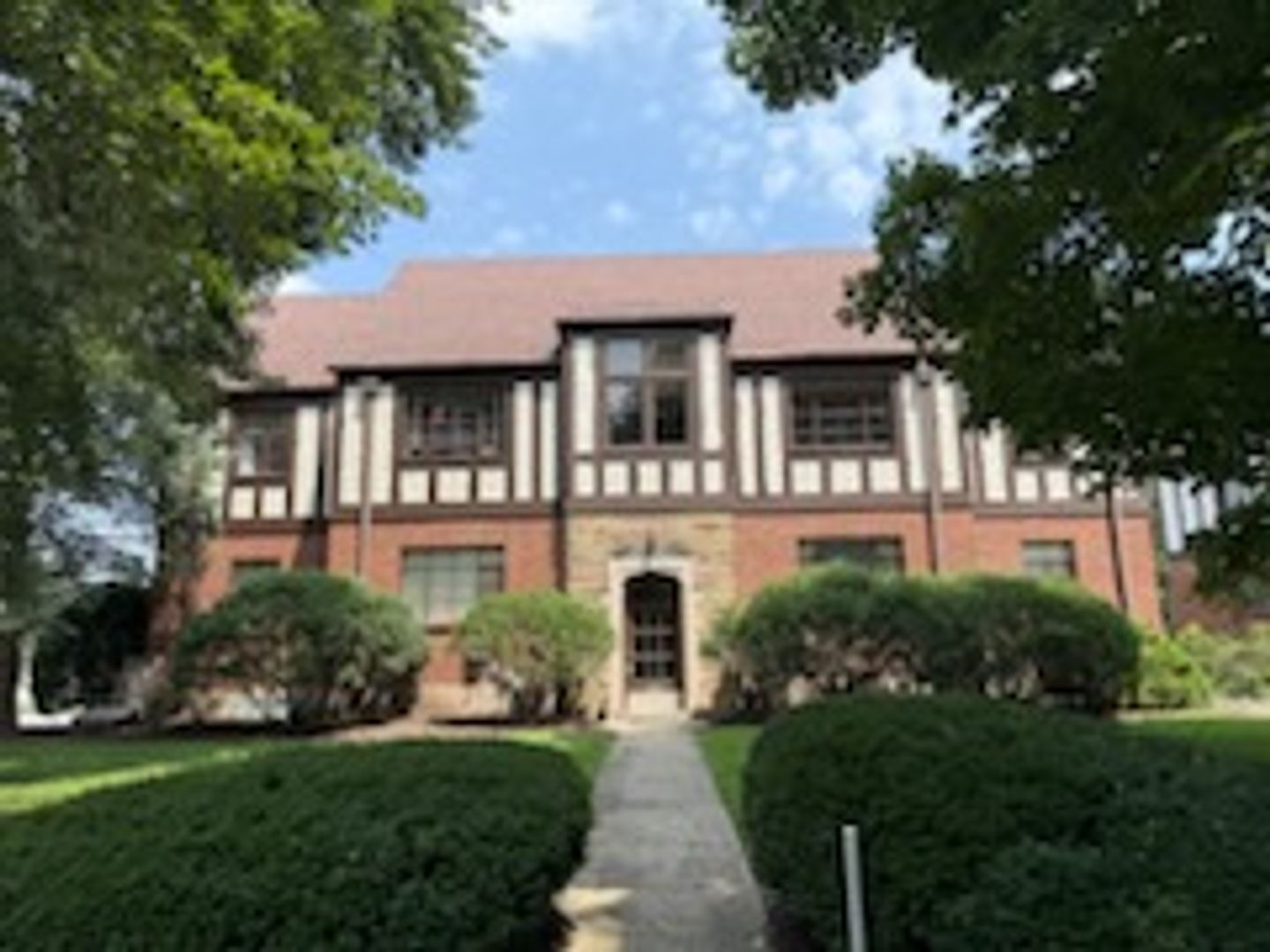 Cincinnati Apartment: 3728 West Center St.
