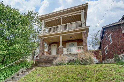Clifton Housing For 2026-2027! Off Street Parking!! Move In Special!!! $200 off First Month's Rent! – photo 1