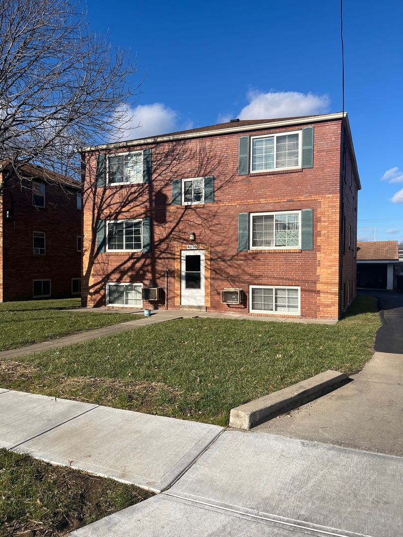 Cincinnati Apartment: 4330 Oakwood Ave