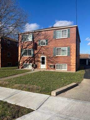 One Bed, One Bath In Deer Park – photo 1