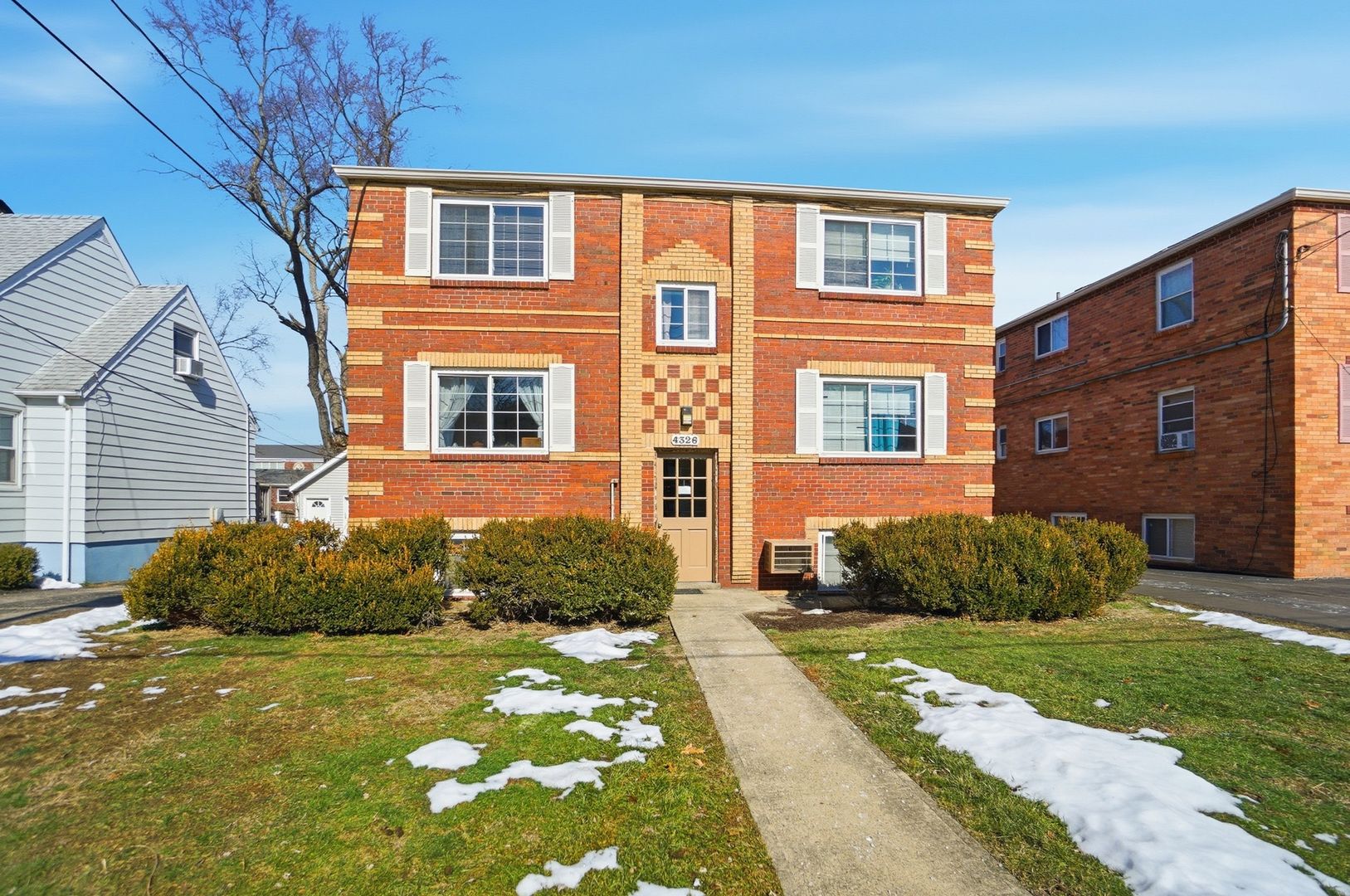 Deer Park Apartment: 4326 Oakwood Ave