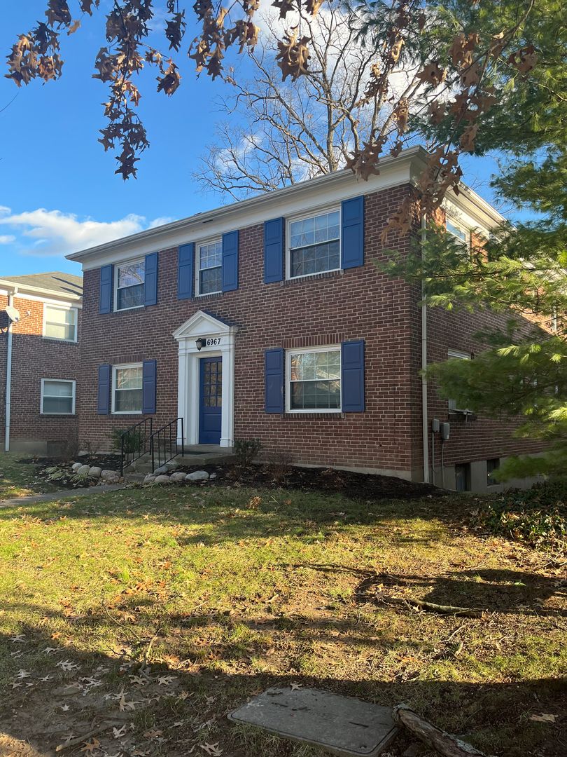 Cincinnati Apartment: 6967 Thorndike Road