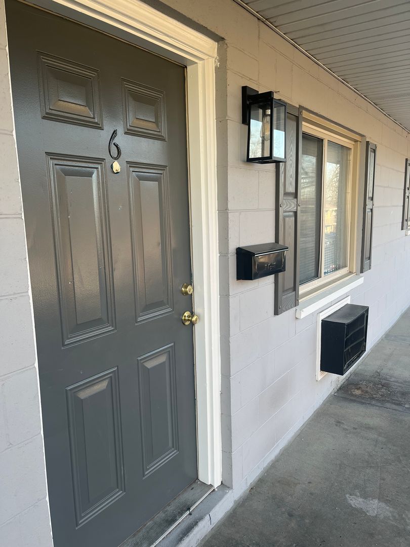 Lebanon Apartment: 15 N West St