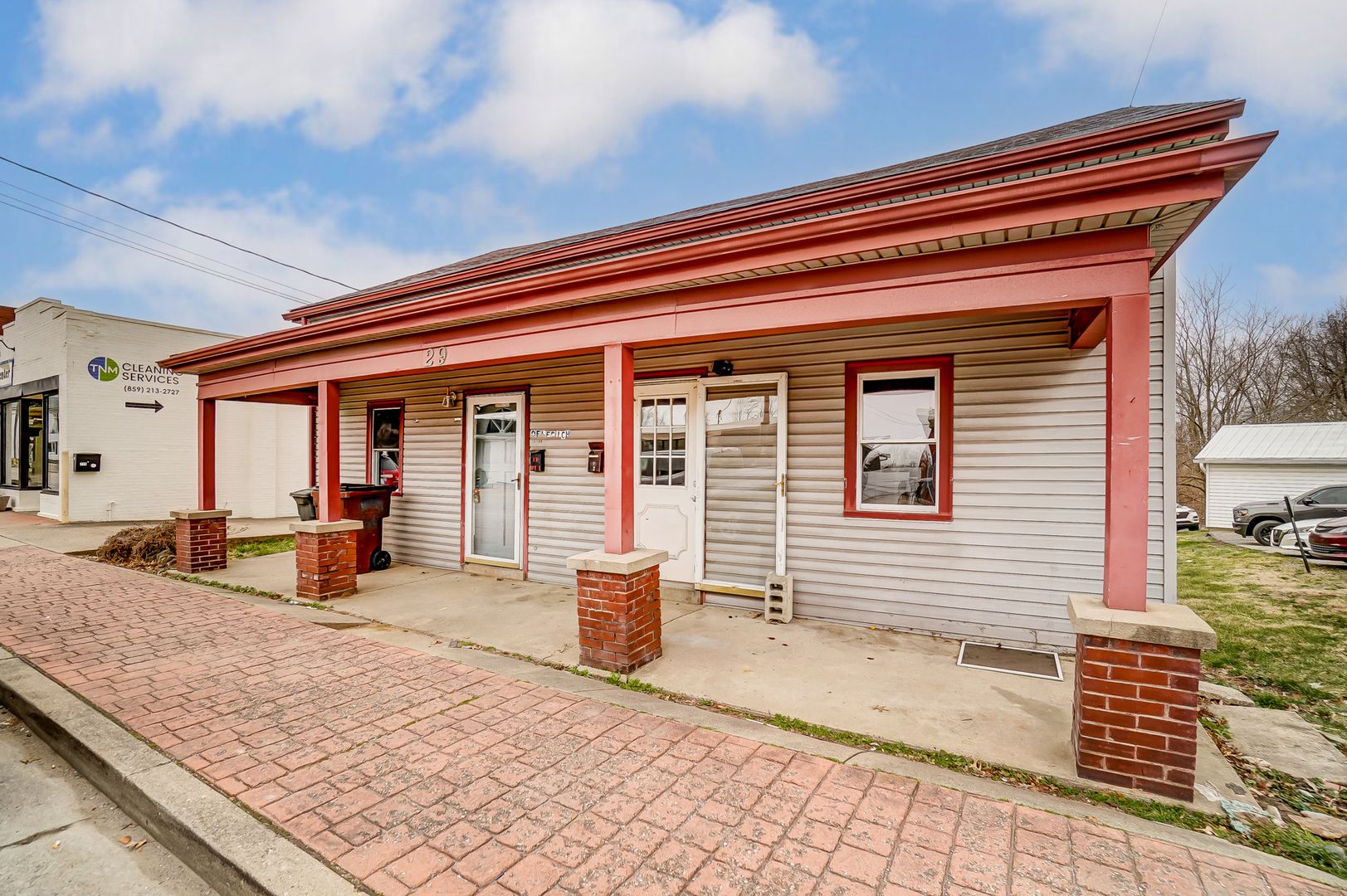 Walton Apartment: 29 N. Main St