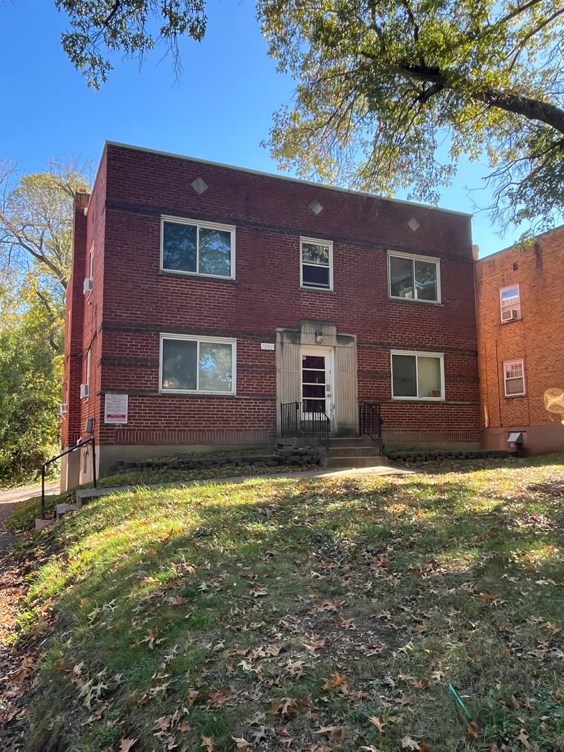 Cincinnati Apartment: 7080 Eastlawn Drive