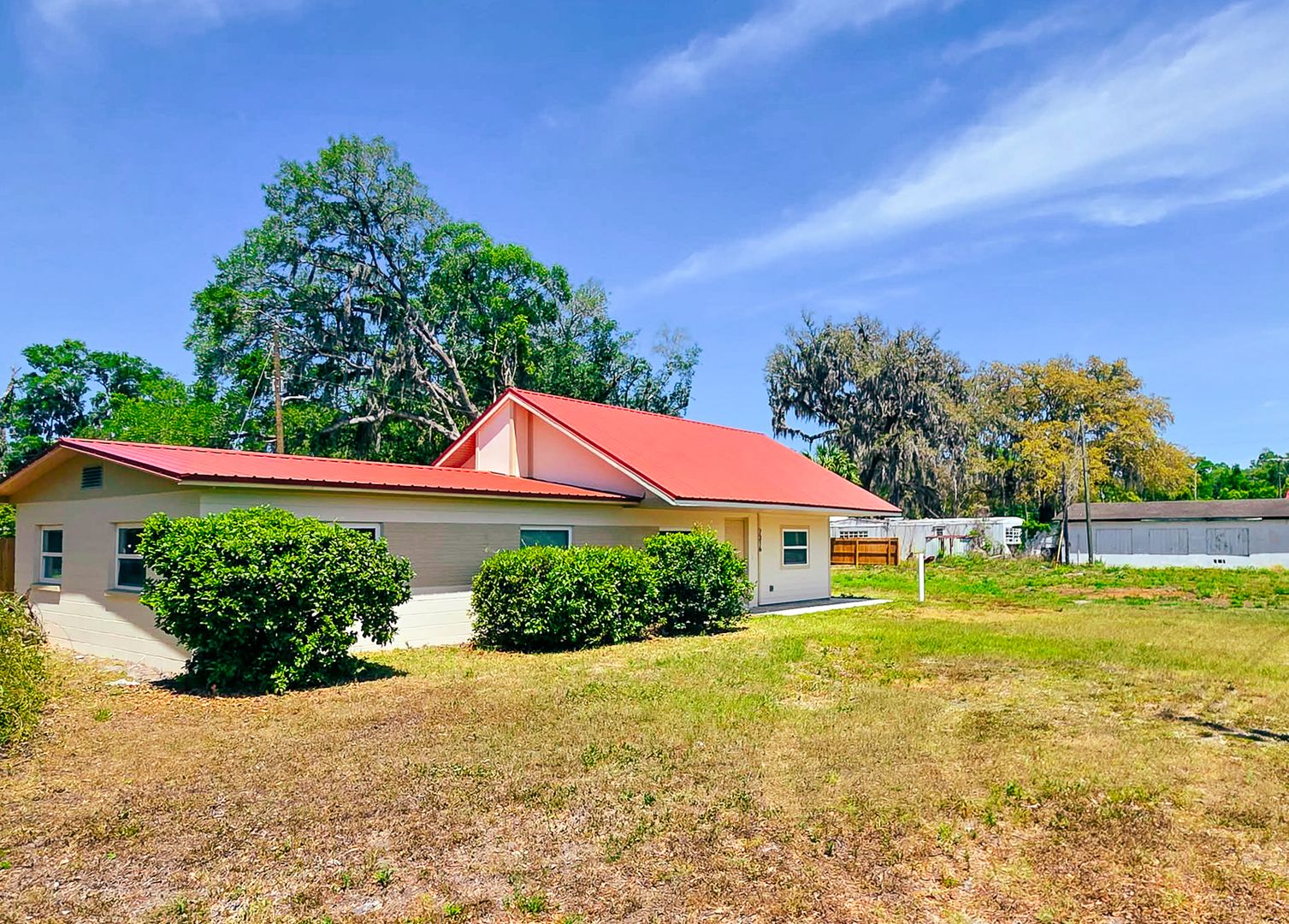 Gainesville House: 7316 NE Waldo Road