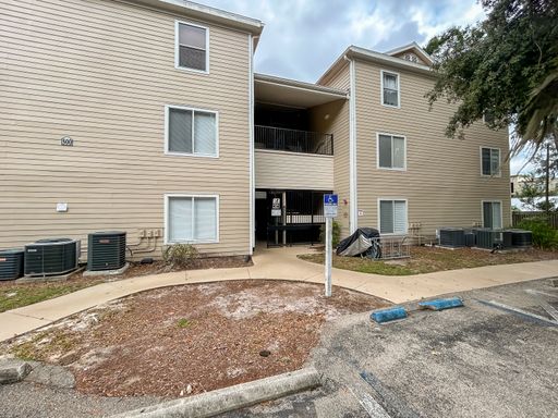 Beautiful Room for Rent in a 4/4 Unit - University Terrace West 511-B – photo 1