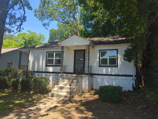 COMING SOON Large 4 Bedroom House – photo 1