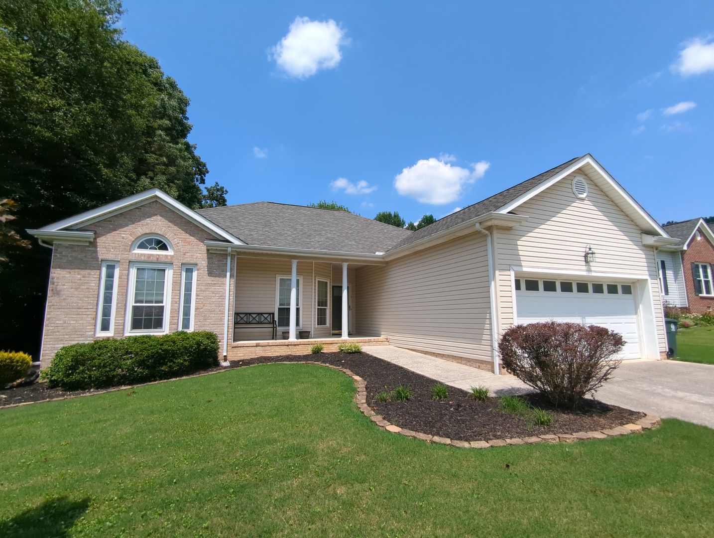 Chattanooga House: 8597 Flowerdale Dr