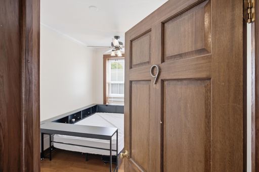 Shared Student Housing, Shared Bedroom in-suite bathroom 2nd Floor – photo 1
