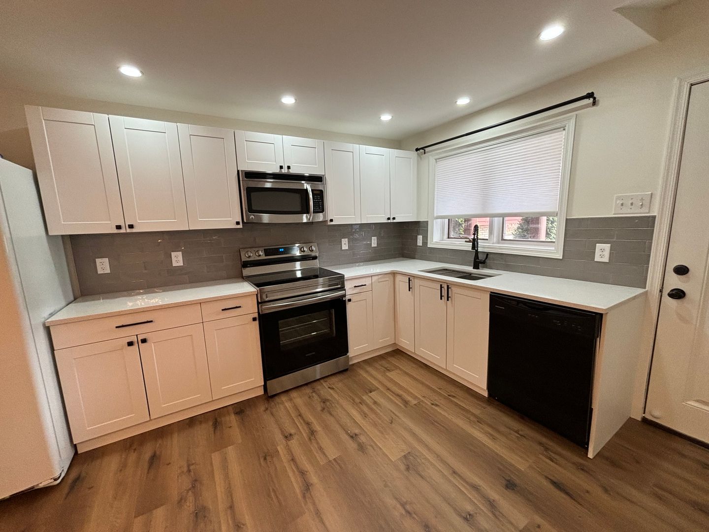 Jessup Apartment: Powell Ave