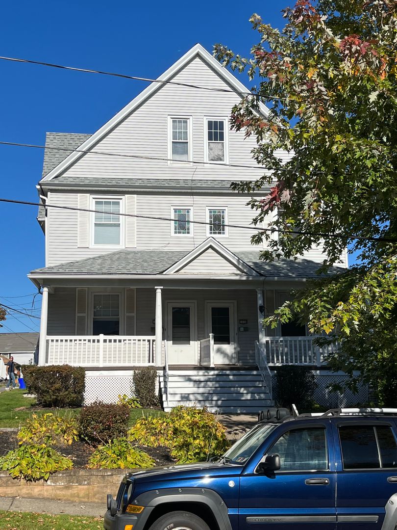 Scranton Apartment: 1314-1316 Schlager St