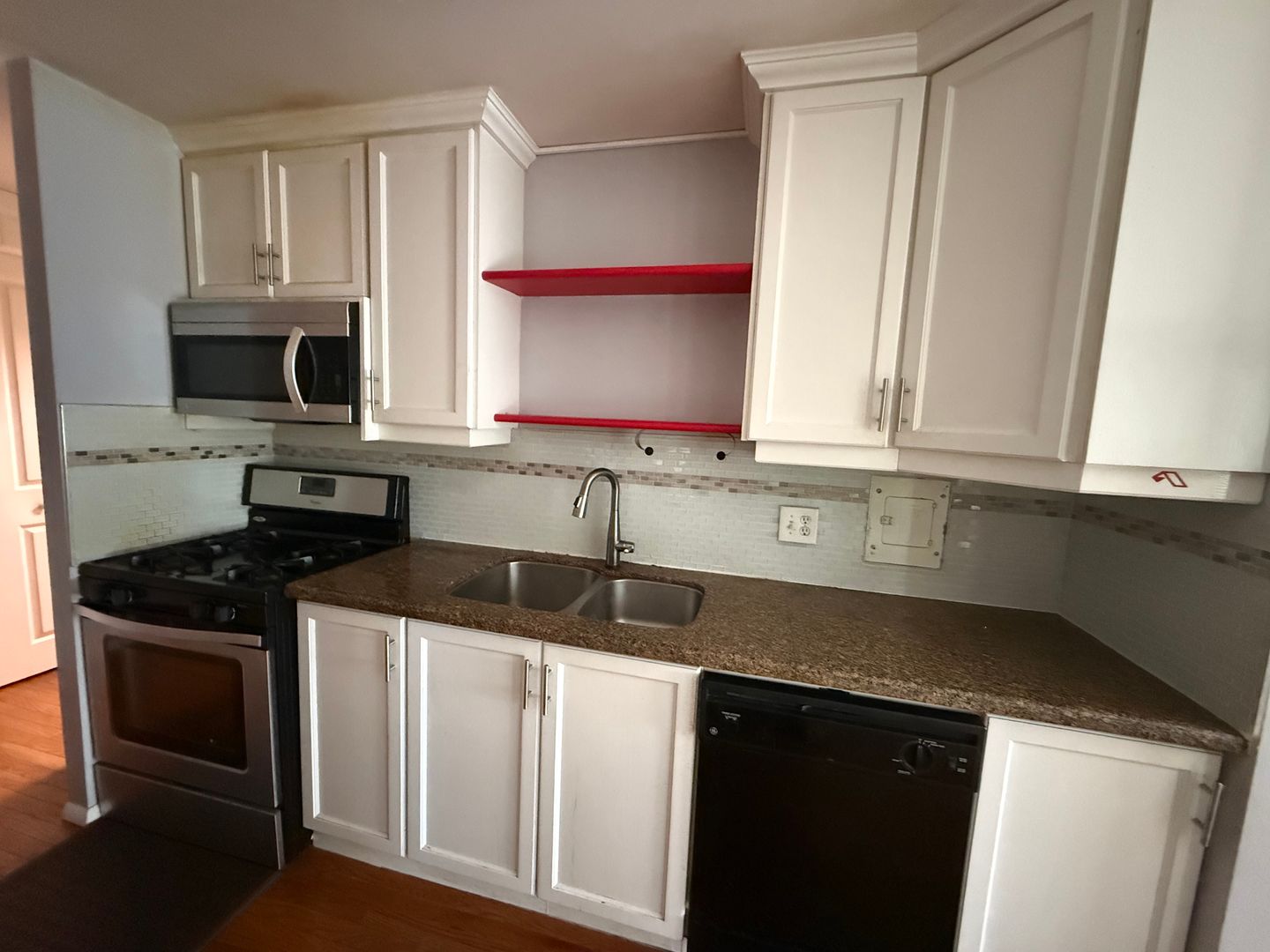 2 Bedroom, 1.5 Bath, Pet Friendly Gas Heat Outside porch 
