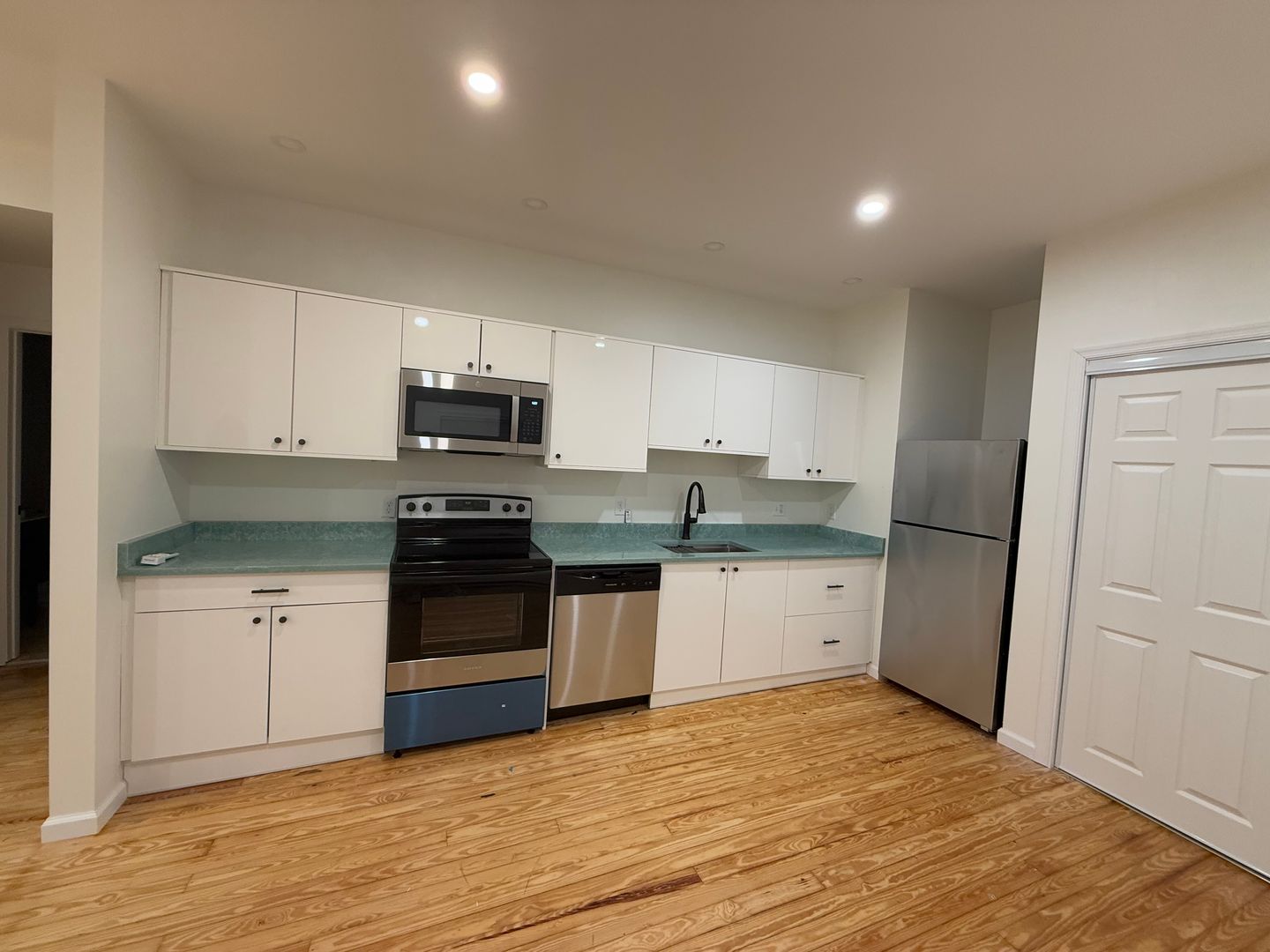 Archbald Apartment: 1308 Rear Winton Street