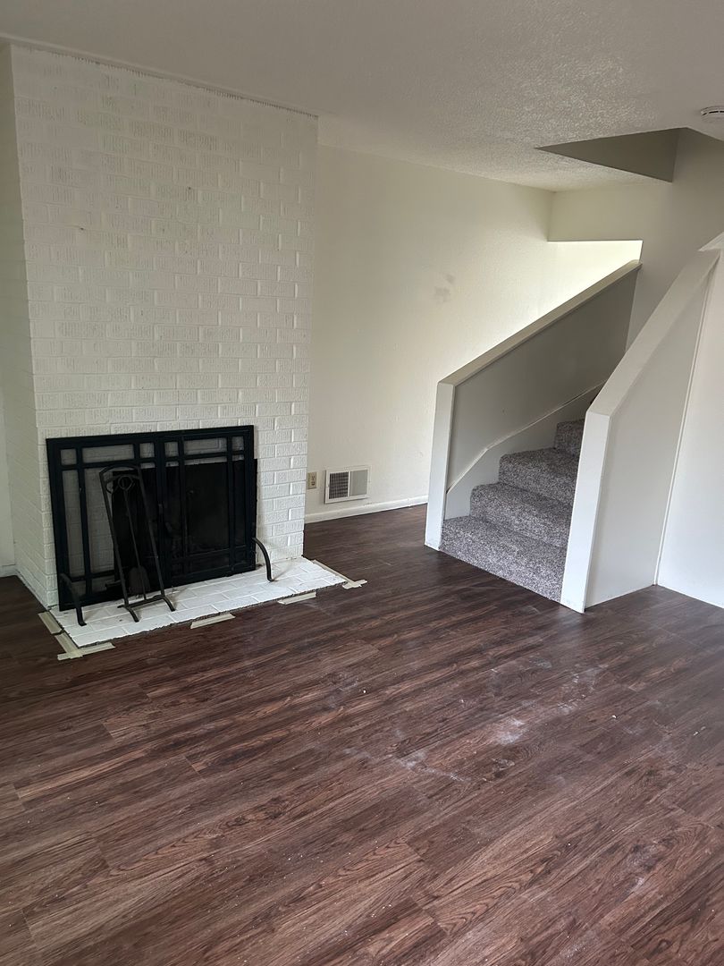 Chico Apartment: 2440 Almandor Circle