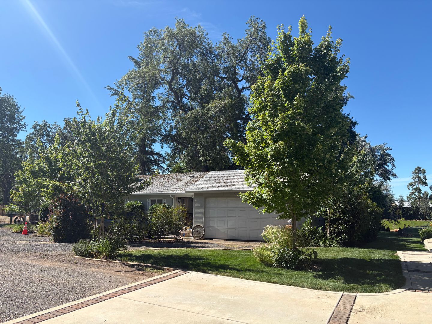 Paradise House: 5703 Chapel Drive