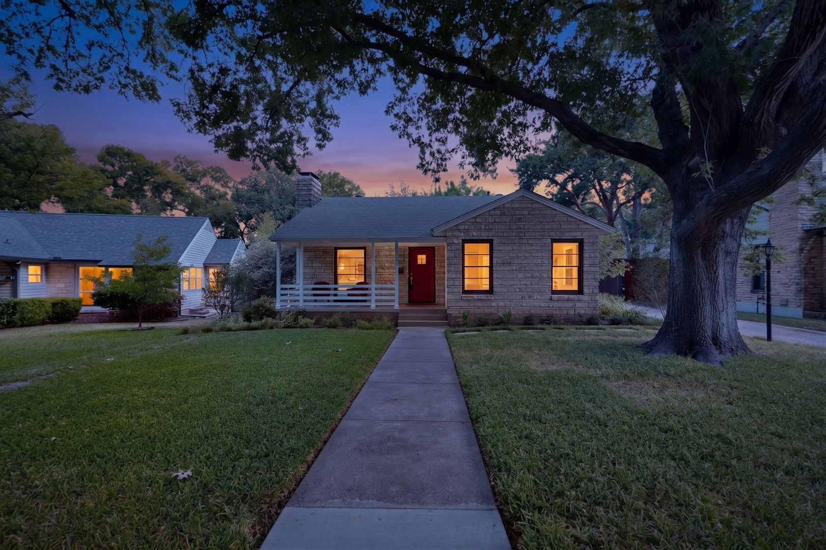 Dallas House: 2323 Barberry
