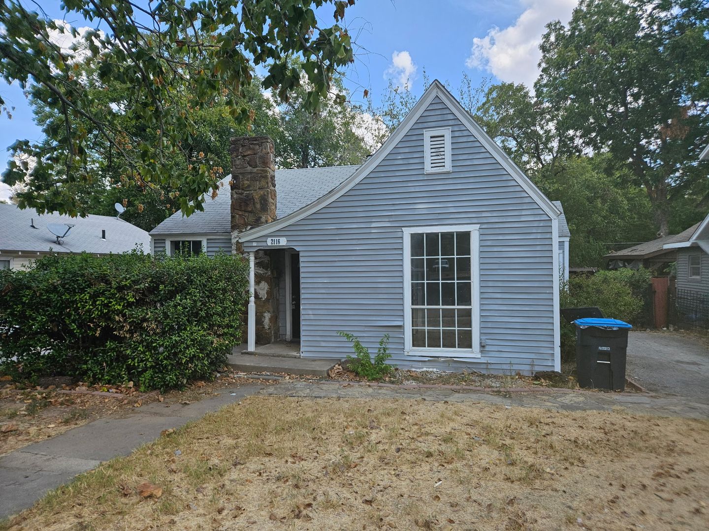 Fort Worth House: 2116 Loving