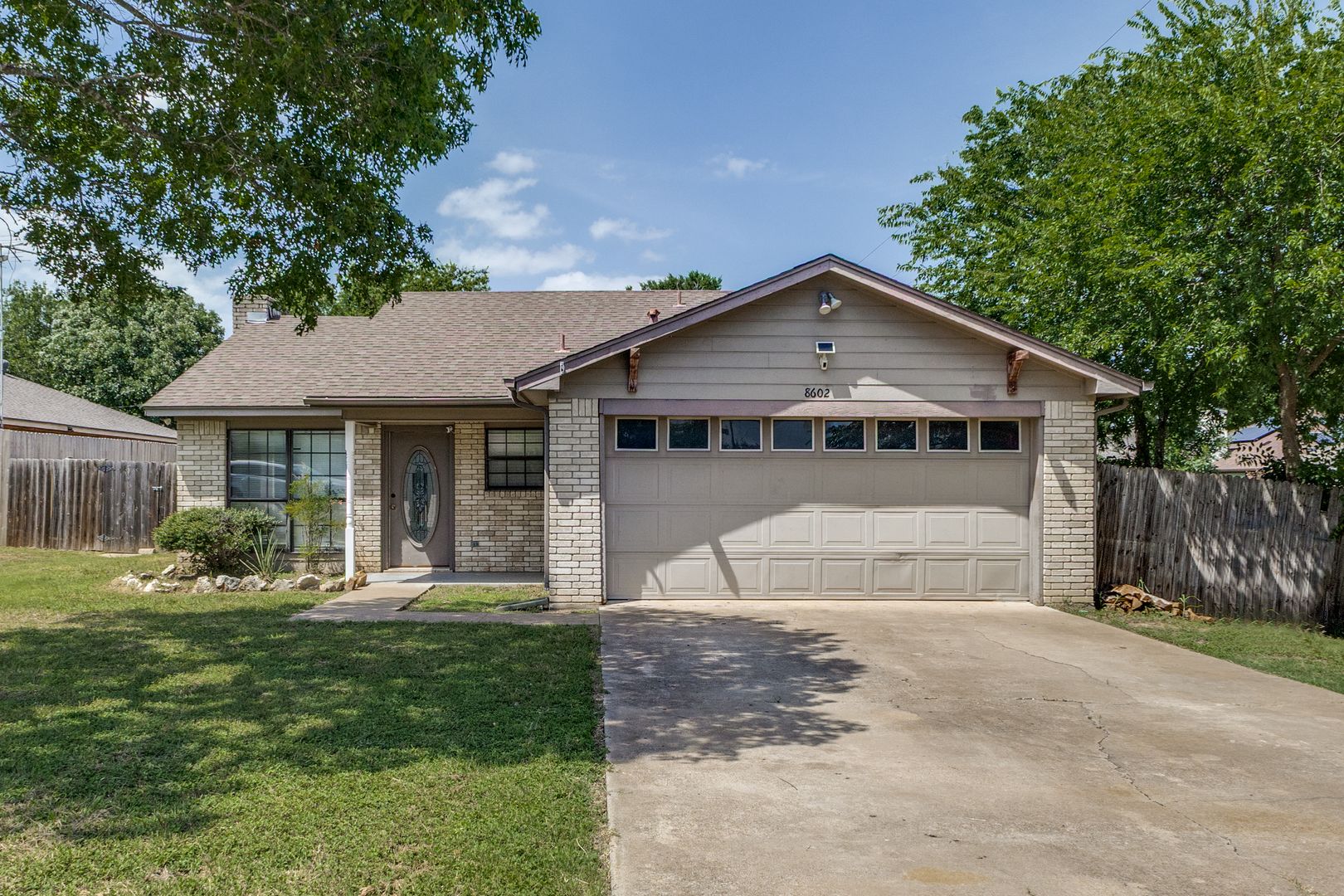Temple House: 8602 Skyview