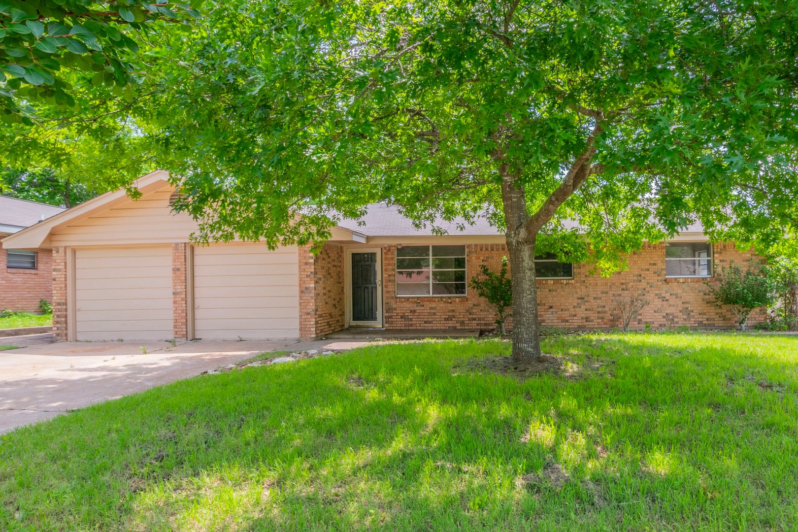 Temple House: 3813 Lancelot
