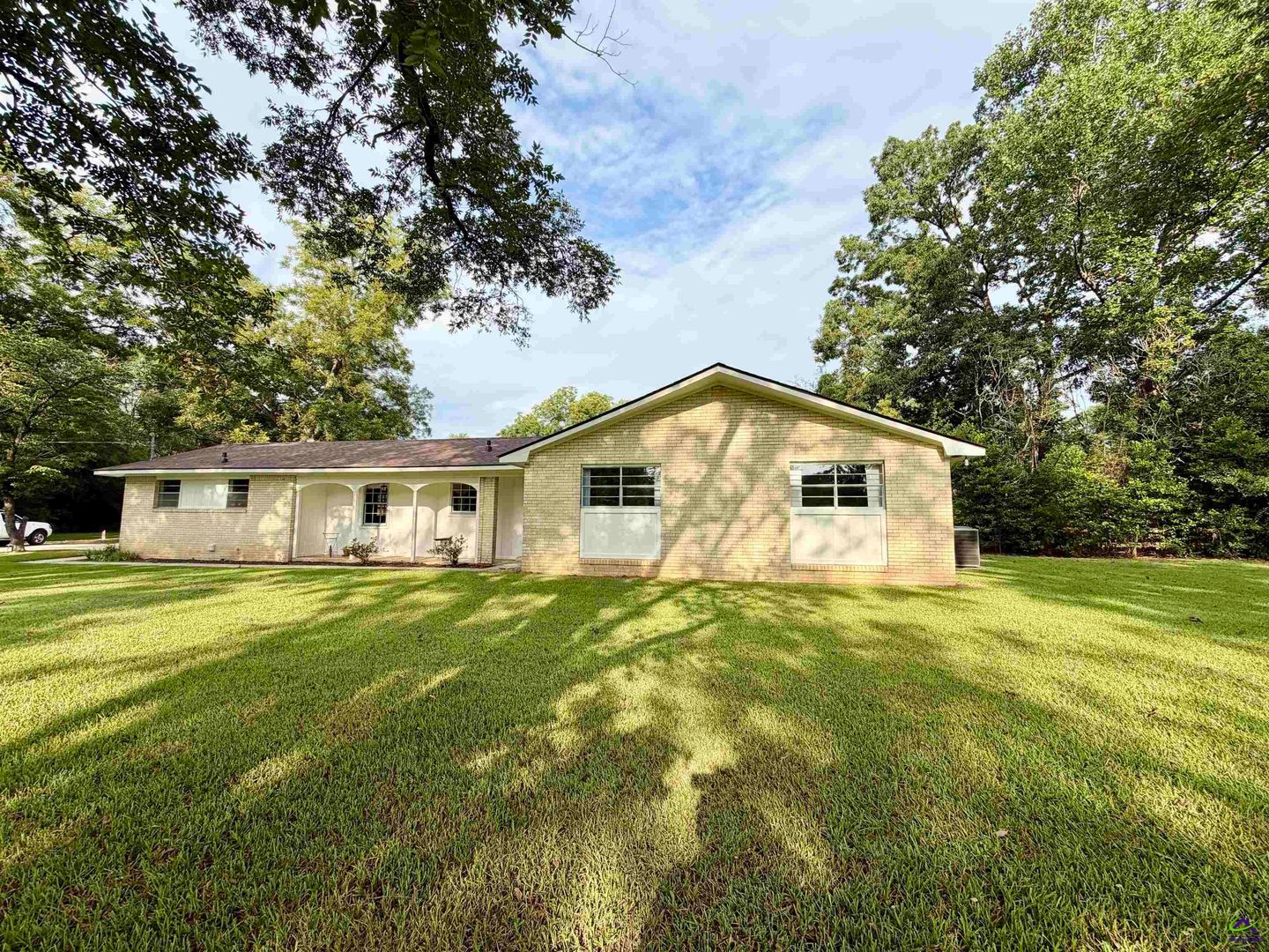 Kathleen House: 533 Lake Joy Rd
