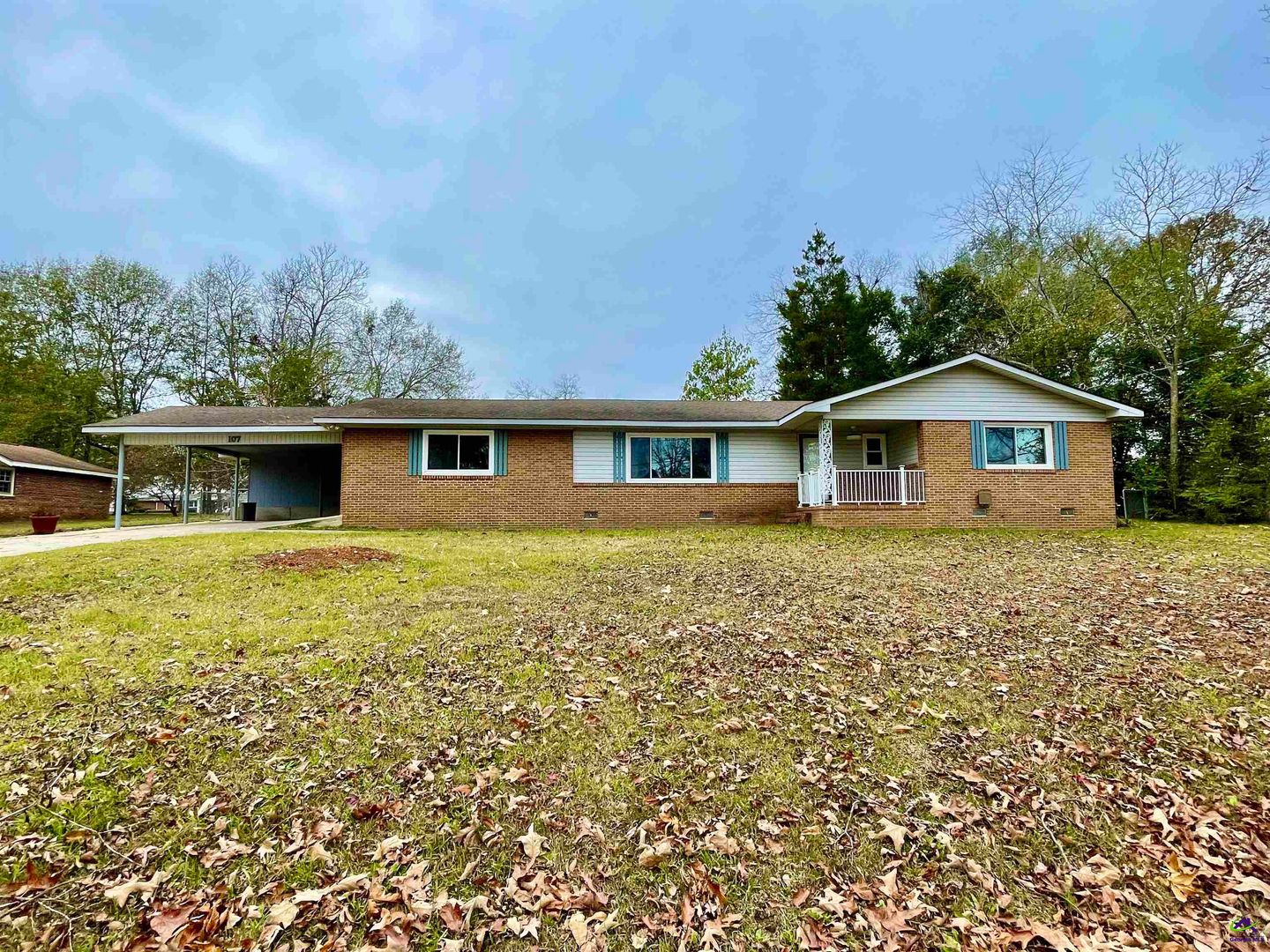 Centerville House: 107 Evelyn Dr