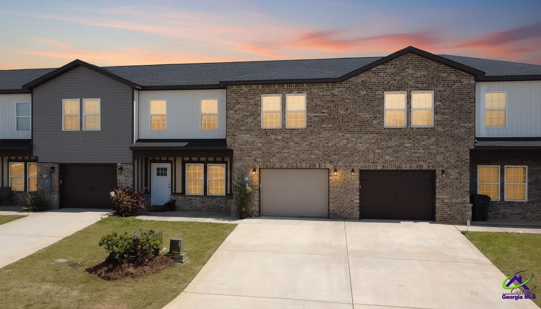 Byron House: 212 Beau Claire Circle