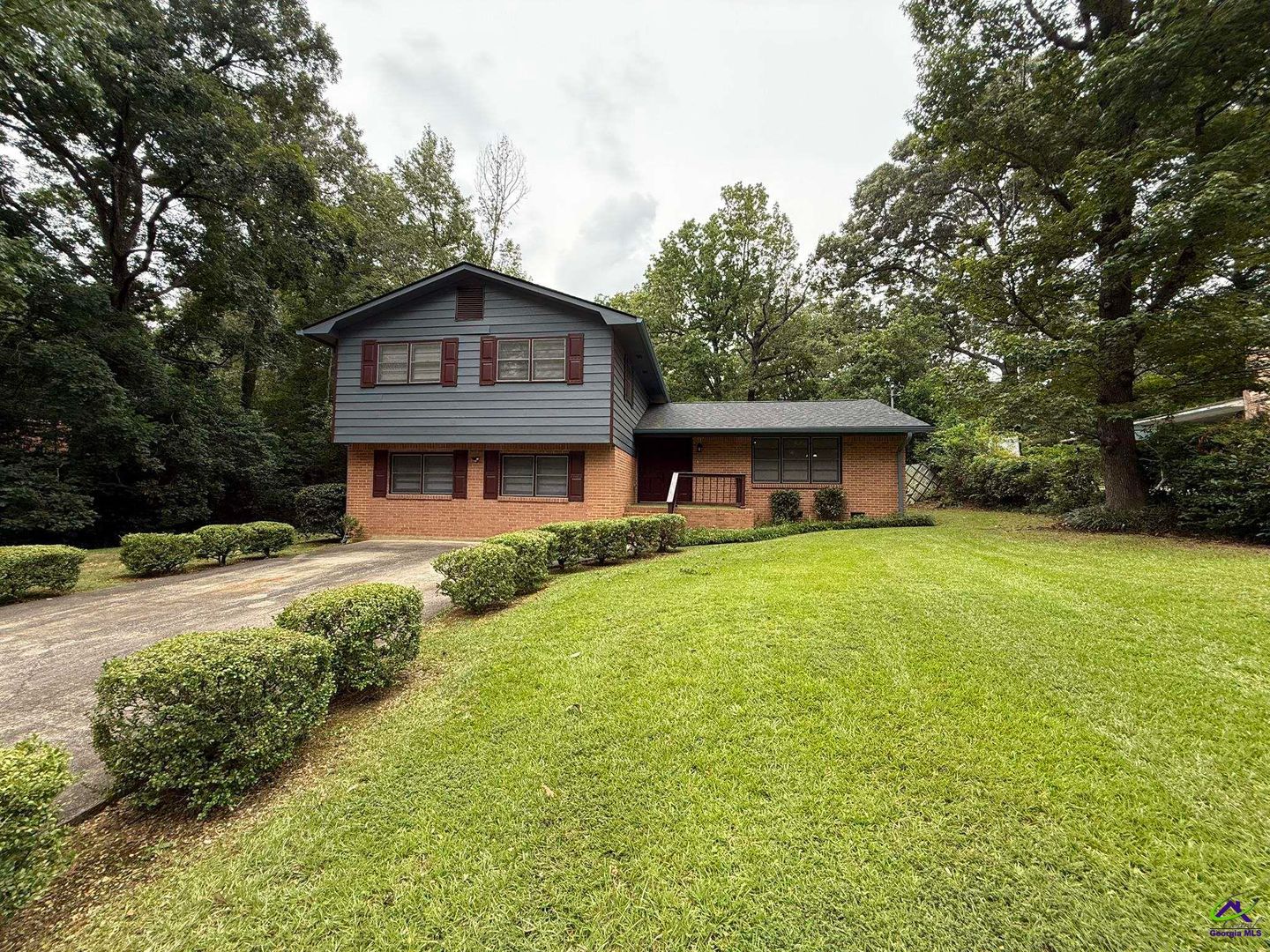 Warner Robins House: 319 Ashby Way