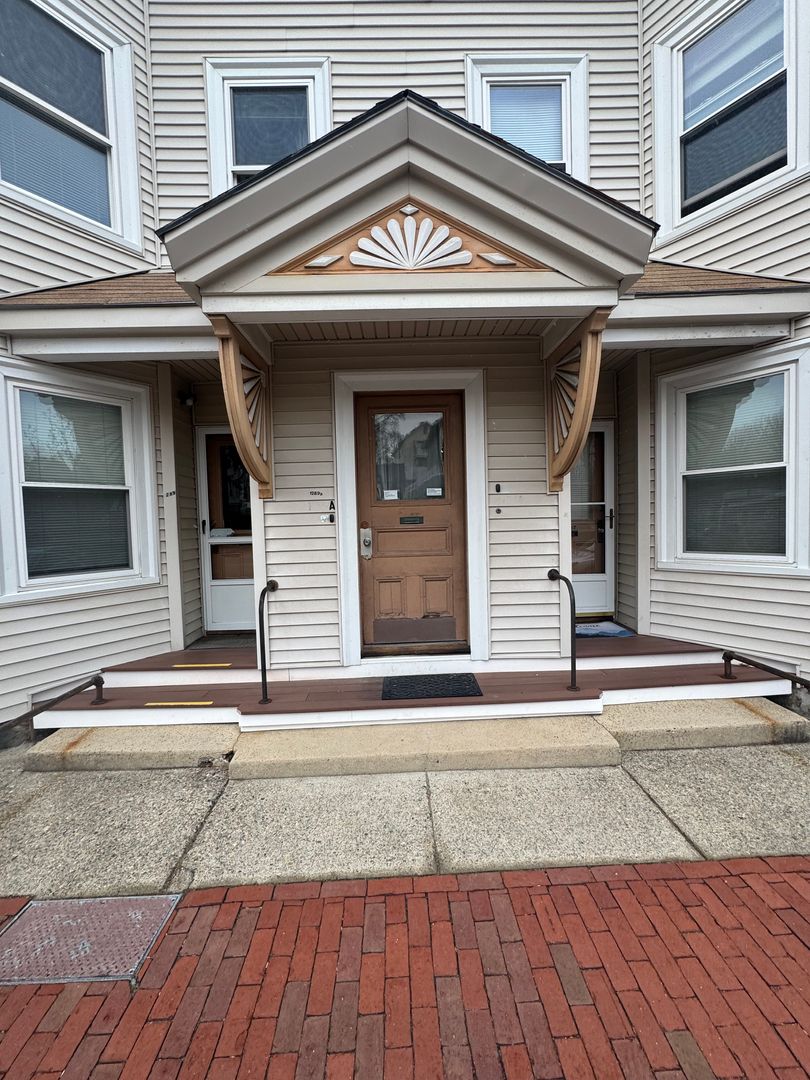 Arlington Apartment: 1287-1289 Mass Ave