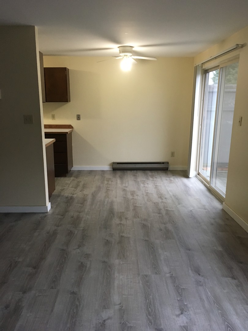 Burien Apartment: Hallmark 14409-8th Ave. SW.