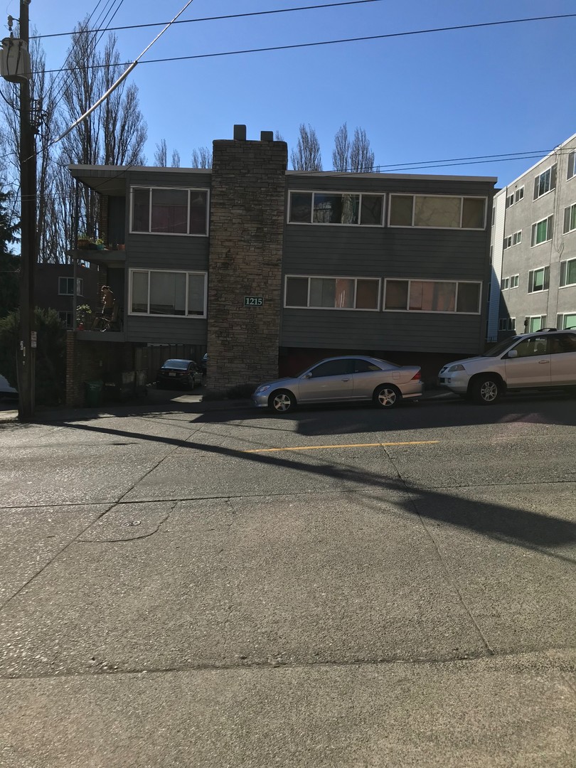 Seattle Apartment: 1215 Queen Anne Ave. N.
