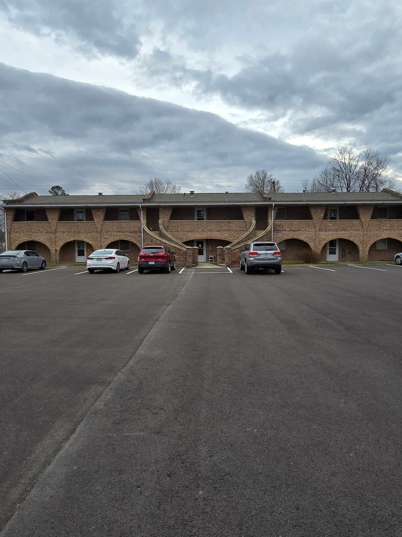 Dexter Apartment: One Mile Rd