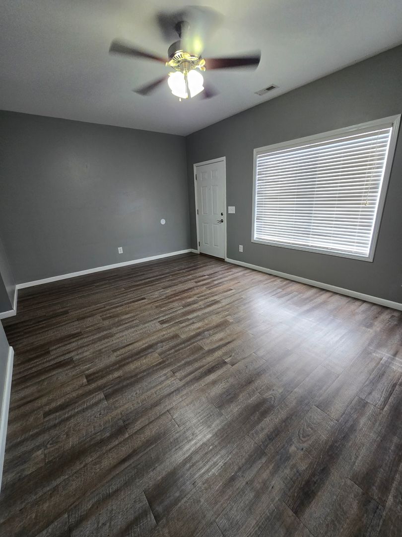 Poplar Bluff Apartment: Bluff Canyon