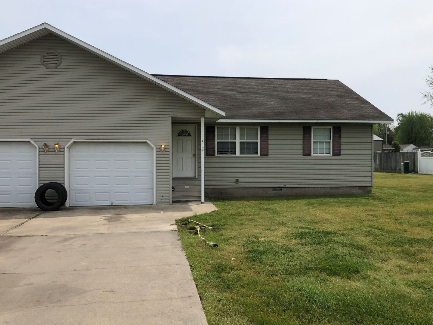 Dexter Apartment: 2100 Gill Plaza Drive