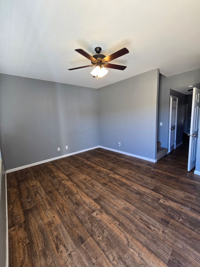 Poplar Bluff Apartment: Bluff Canyon