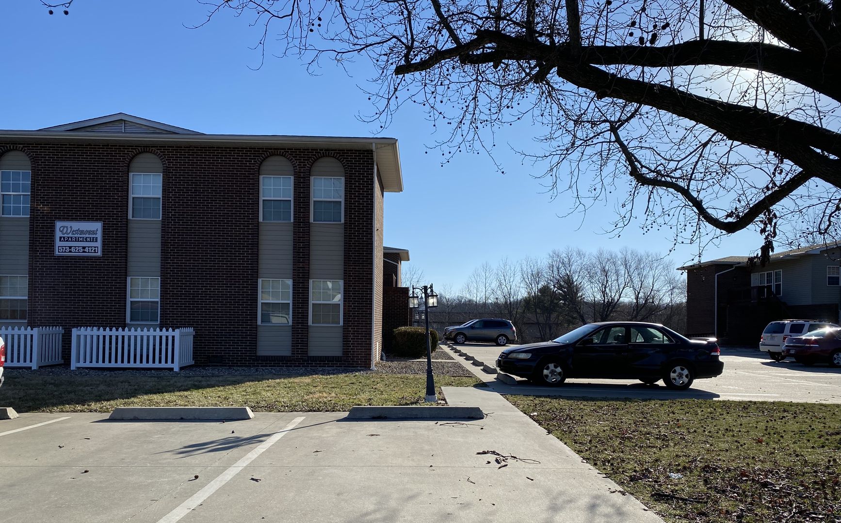 Farmington Apartment: 170 Westmount Dr.