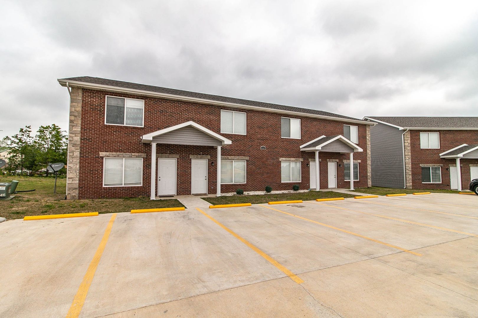 Poplar Bluff Apartment: Bluff Canyon