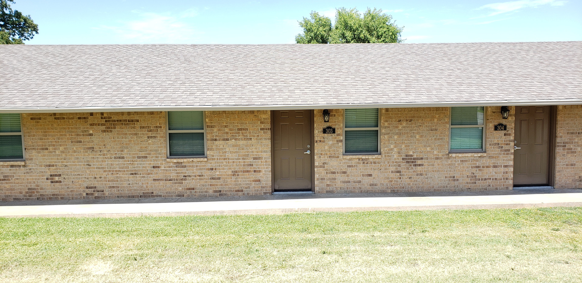 Keene Apartment: 100 W Oakdale St