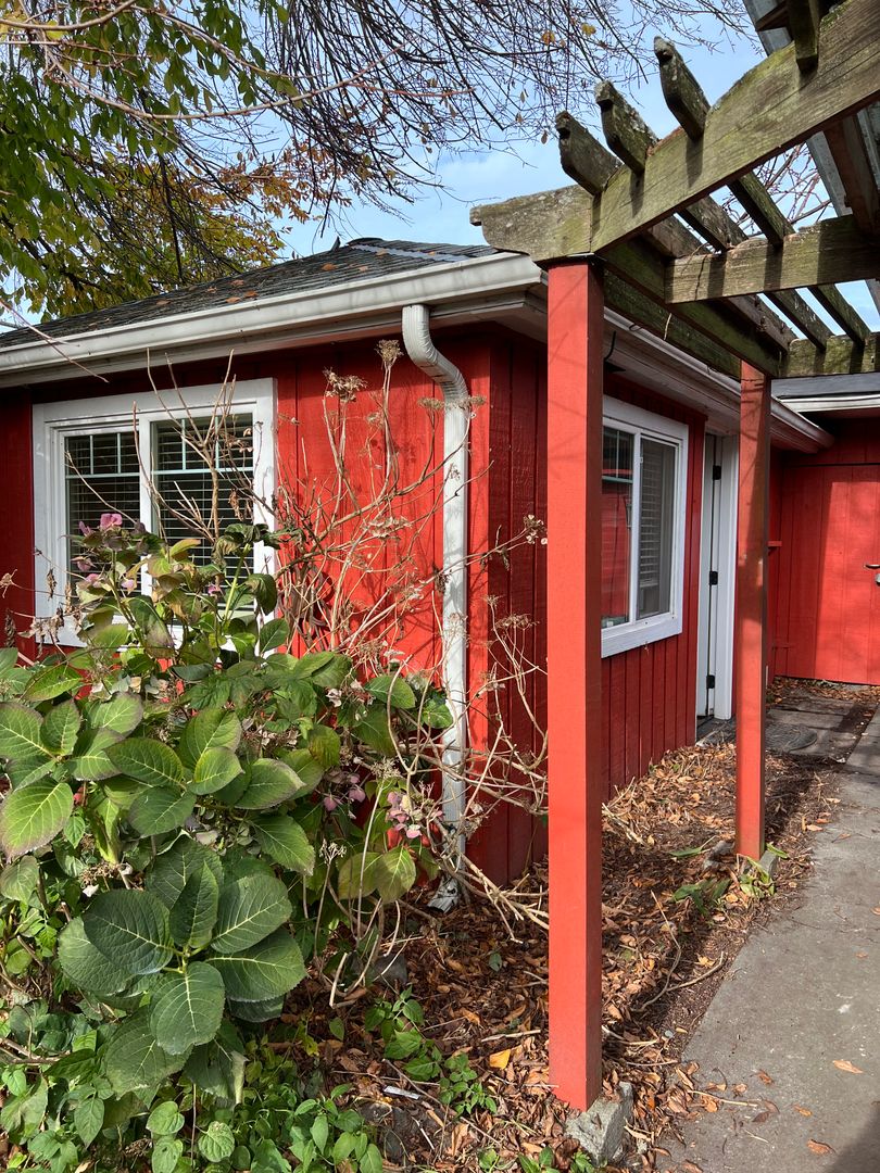 Stanwood Apartment: 27308 101st Ave. NW