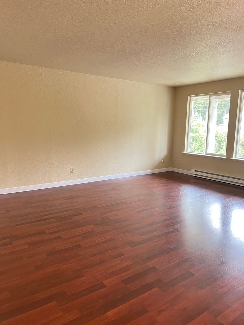 Snohomish Apartment: 708 Lincoln Ave.