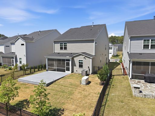 Modern 4-Bedroom Home in the Sought-After Ellis Crossing Community! – photo 1