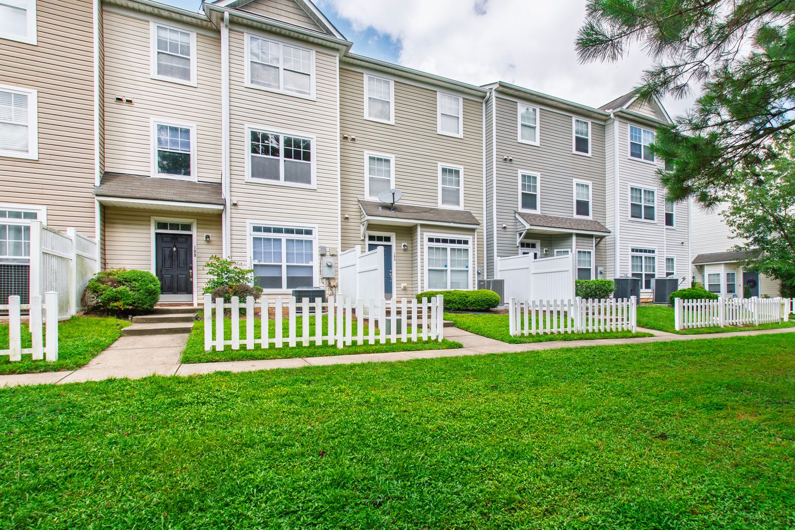 Raleigh Townhome: 340 Gilman Ln